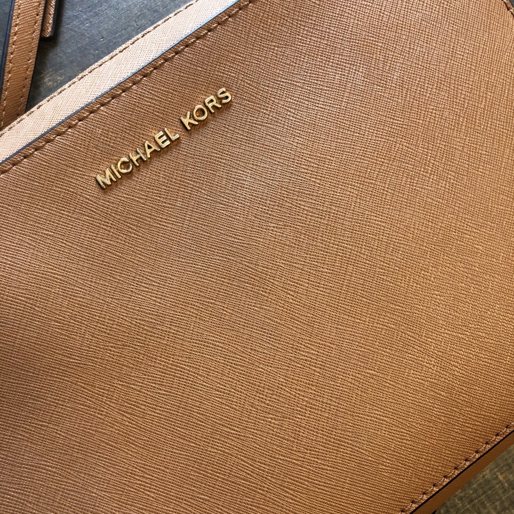 tan michael kors crossbody bag